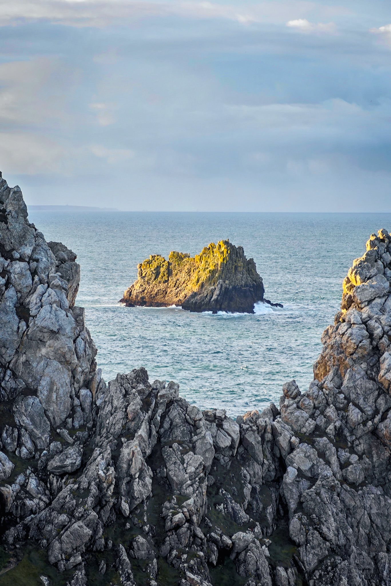 Presqu’île de Crozon : itinéraires, paysages et randonnée sur le GR®34 ...